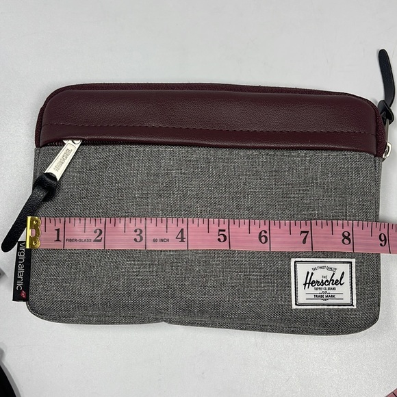 Virgin Atlantic Herschel Supply Gray Travel Toiletries Bag - Picture 6 of 6